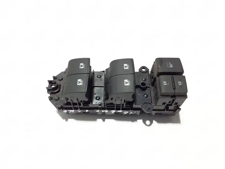 Toyota Hilux (AN120, AN130) (2017 - 2020) 840400K021 Блок кнопок стеклоподъемников — фото 1