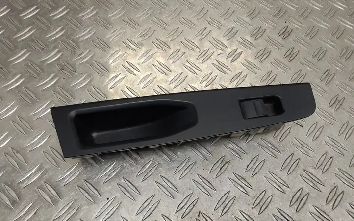 Toyota Yaris (2014 - 2019) 742710D400 Блок кнопок стеклоподъемников — фото 1