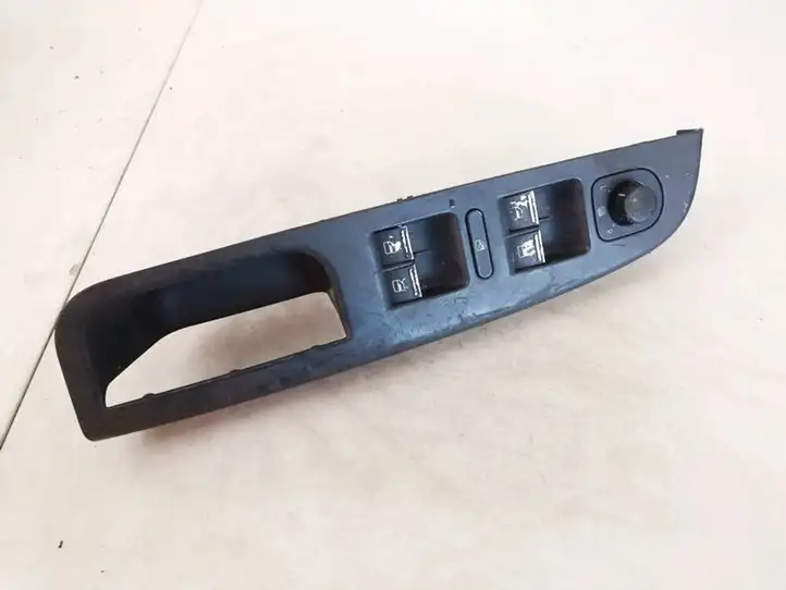 Volkswagen Golf V (2003 - 2009) 1k4868049b Кнопка стеклоподъемников — фото 1