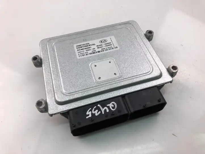 Kia Ceed (2012 - 2015) 954402DAA0 Блок управления двигателем (ECU) — фото 1