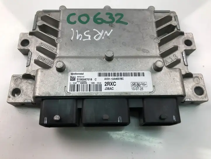 Ford Fiesta (2009 - 2012) AV2112A650BC Блок управления двигателем (ECU) — фото 2