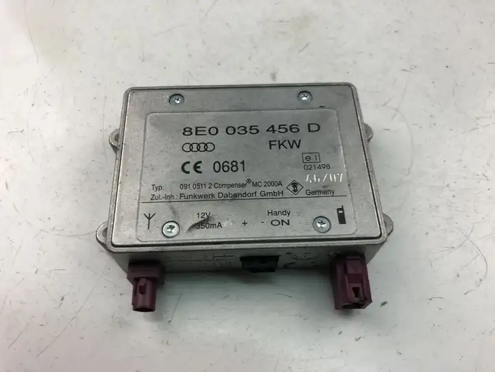 Audi A4 S4 B8 8K (2007 - 2011) 8E0035456D Усилитель антенны — фото 2