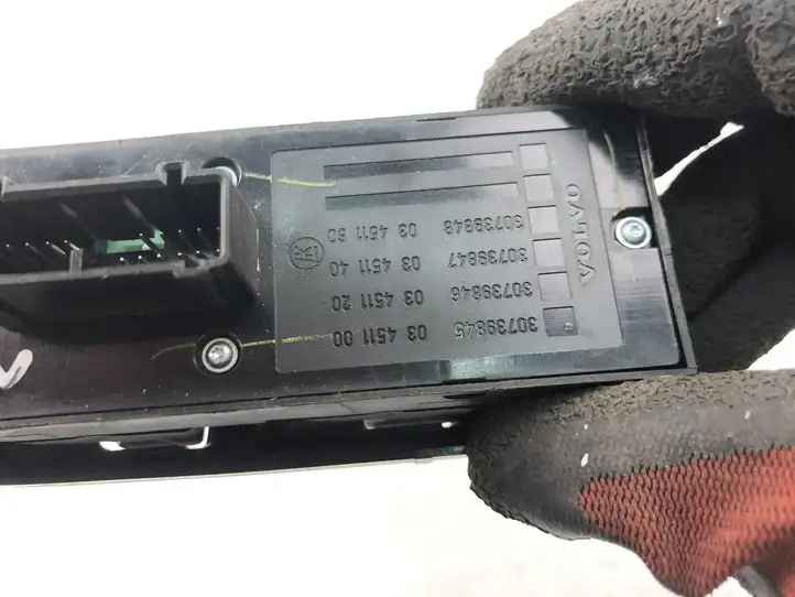 Volvo V50 (2004 - 2008) 30739845 Кнопка стеклоподъемников — фото 3