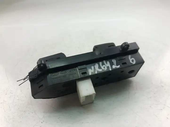 Hyundai Santa Fe (2005 - 2009) 371510 Блок кнопок стеклоподъемников — фото 3