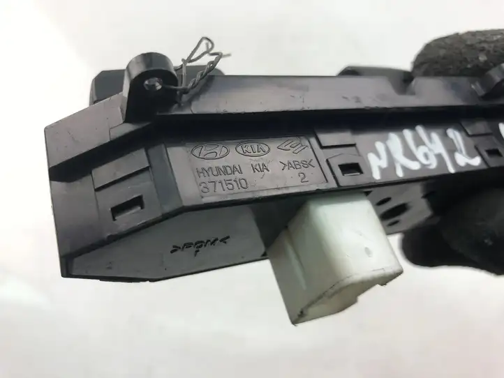 Hyundai Santa Fe (2005 - 2009) 371510 Блок кнопок стеклоподъемников — фото 4