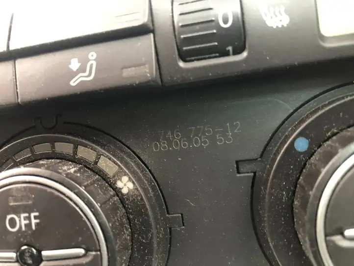 Volkswagen PASSAT B6 (2005 - 2010) 74677512 Управление климат контролем — фото 3