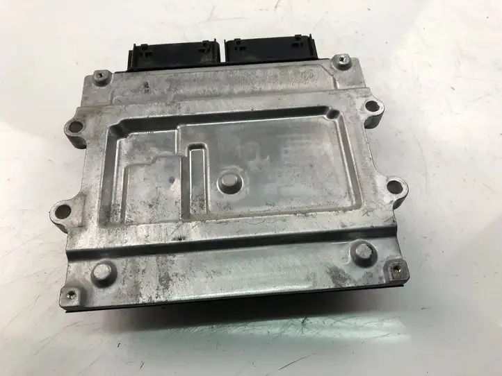 Volvo XC70 (2013 - 2016)  31312486 Блок управления двигателем ECU