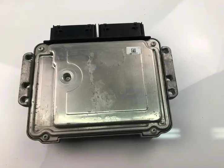 Ford Fiesta (2013 - 2017) F1B112A650ALC Блок управления двигателем (ECU) — фото 4