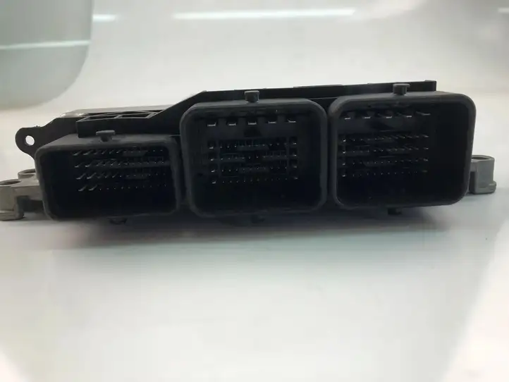 Ford Fiesta (2009 - 2012) AV2112A650RF Блок управления двигателем (ECU) — фото 3