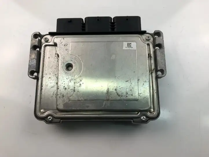 Ford Fiesta (2009 - 2012) AV2112A650RF Блок управления двигателем (ECU) — фото 4
