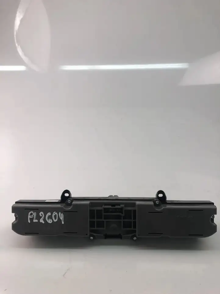 Volkswagen Crafter (2006 - 2016) 9068700410 Включатель аварийных фонарей — фото 3