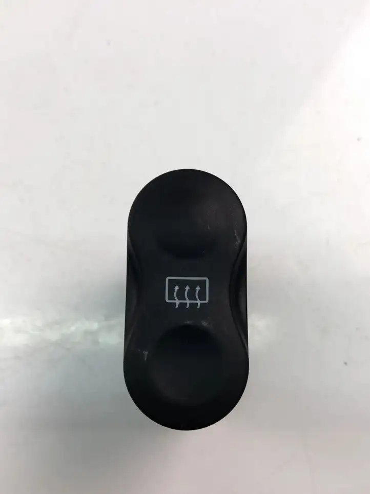Dacia Sandero (2012 - 2016) E2311115 Кнопка обогрева стекла — фото 2
