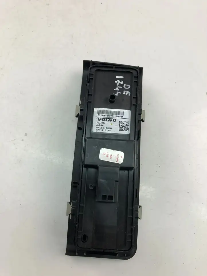 Volvo XC40 (2017 - ) 32279441 Кнопка стеклоподъемников — фото 4