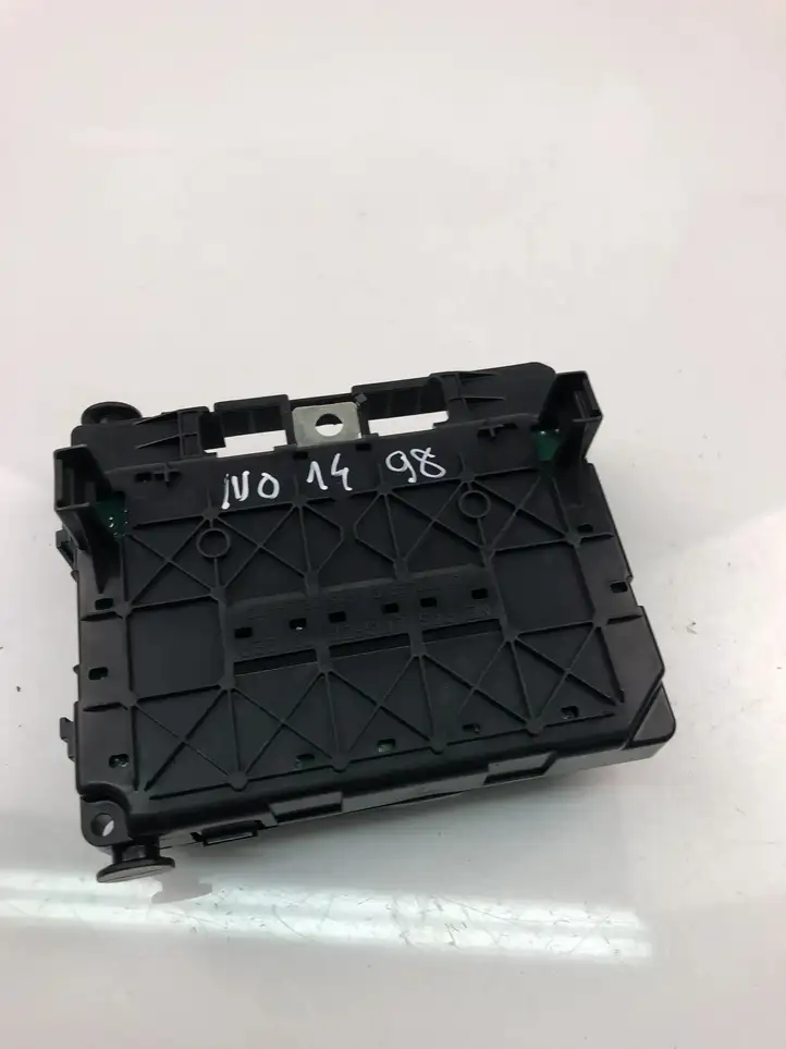 Peugeot 206 (1998 - 2012) 9643498880 Блок монтирования реле — фото 1