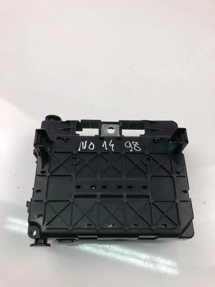Peugeot 206 (1998 - 2012) 9643498880 Блок монтирования реле — фото 2