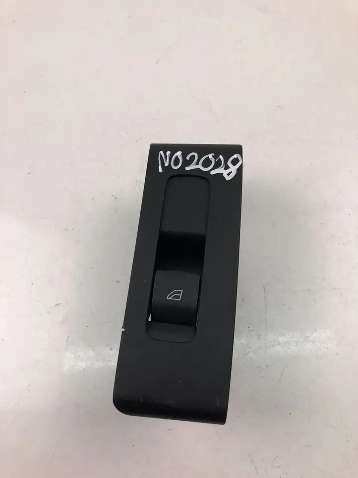 Volvo XC40 (2017 - ) 31456060 Кнопка стеклоподъемников — фото 2