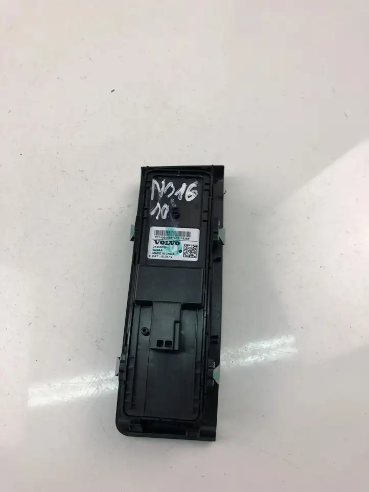 Volvo XC40 (2017 - ) 31456056 Кнопка стеклоподъемников — фото 3