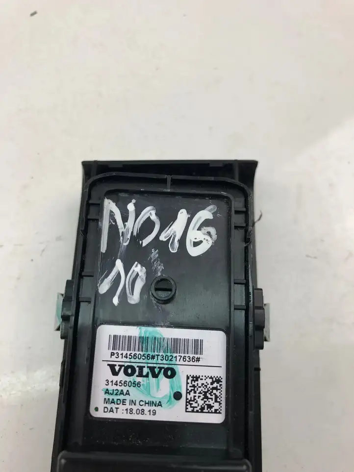 Volvo XC40 (2017 - ) 31456056 Кнопка стеклоподъемников — фото 4