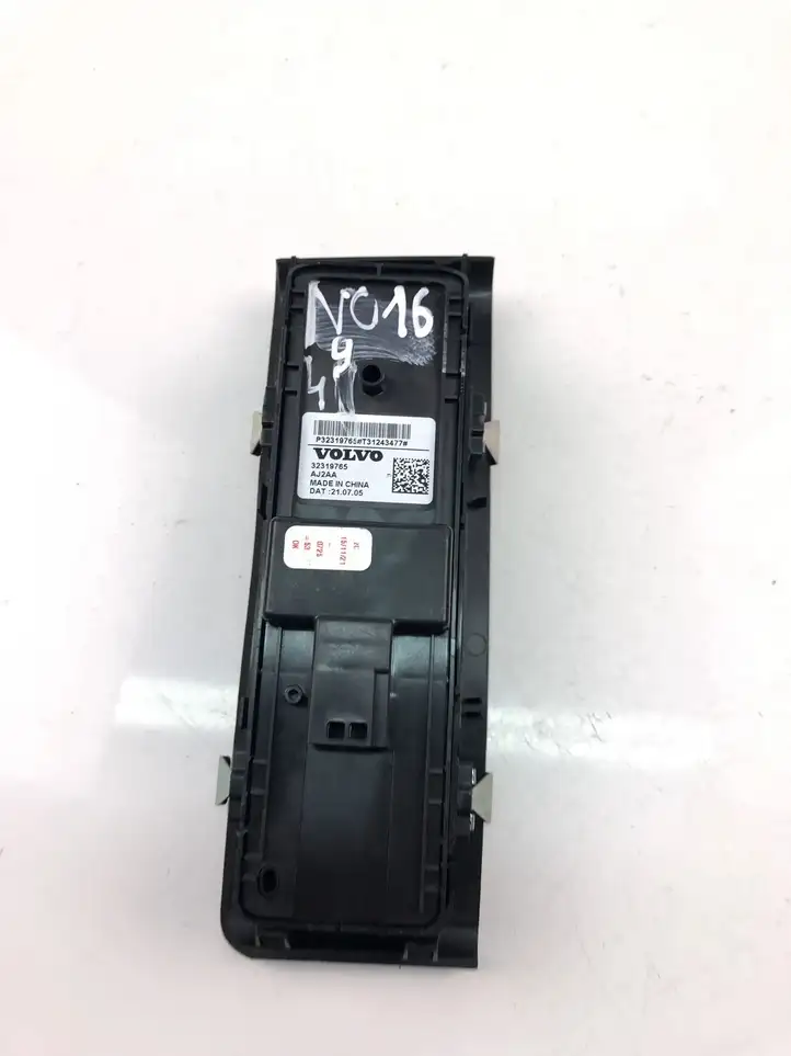 Volvo XC40 (2017 - ) 32319765 Кнопка стеклоподъемников — фото 3