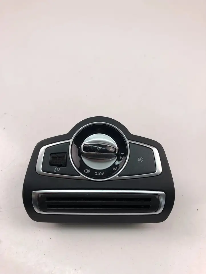 Mercedes-Benz C W205 (2014 - 2021) A2059057007 Включатель фонарей — фото 2