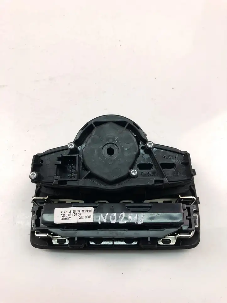 Mercedes-Benz C W205 (2014 - 2021) A2059057007 Включатель фонарей — фото 3