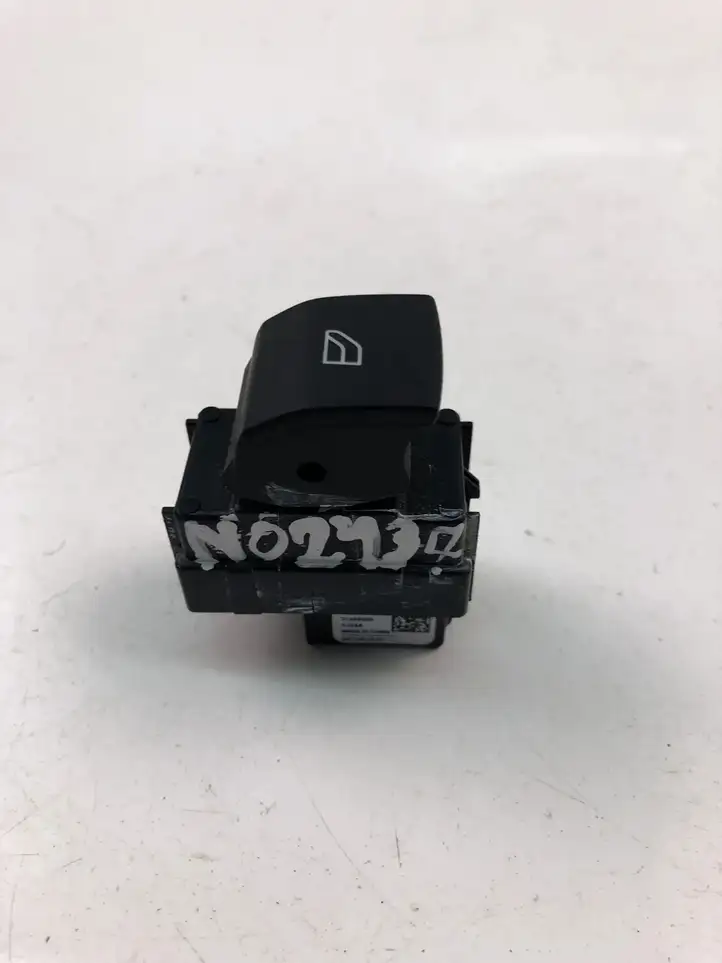 Volvo XC40 (2017 - ) 31456060 Кнопка стеклоподъемников — фото 1