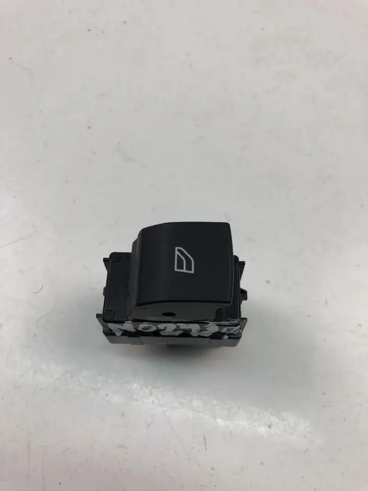 Volvo XC40 (2017 - ) 31456060 Кнопка стеклоподъемников — фото 2