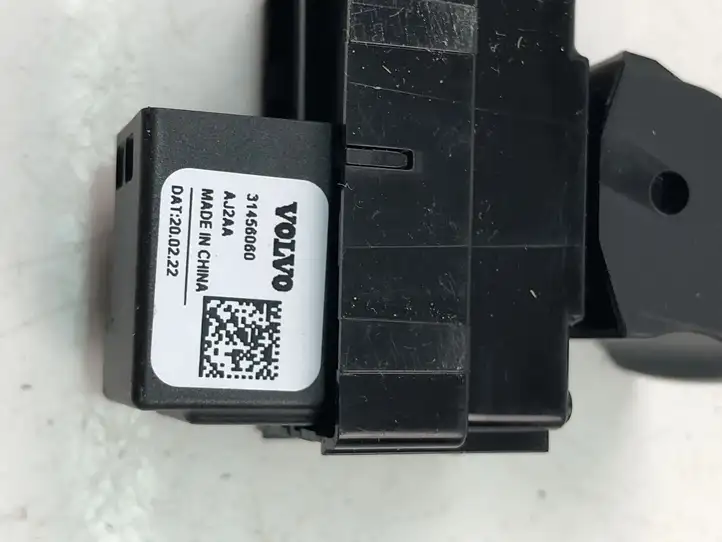 Volvo XC40 (2017 - ) 31456060 Кнопка стеклоподъемников — фото 4