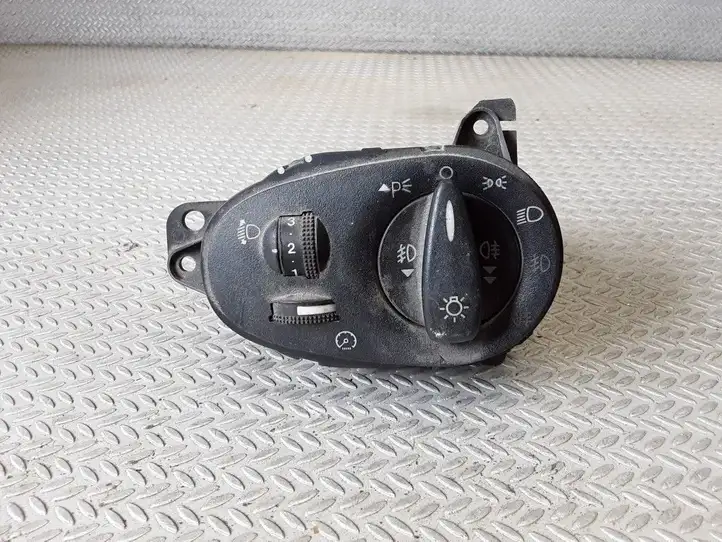 Ford Focus (1998 - 2004) 98AG13A024FG Включатель фонарей — фото 1