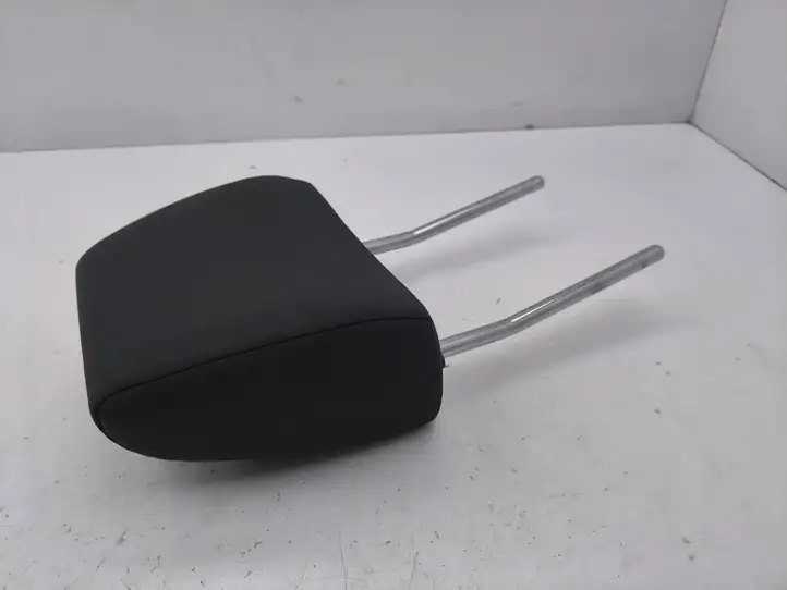 Seat Leon IV (2020 - )   Подголовник переднего сиденья