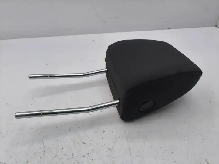 Seat Leon IV (2020 - )   Подголовник переднего сиденья