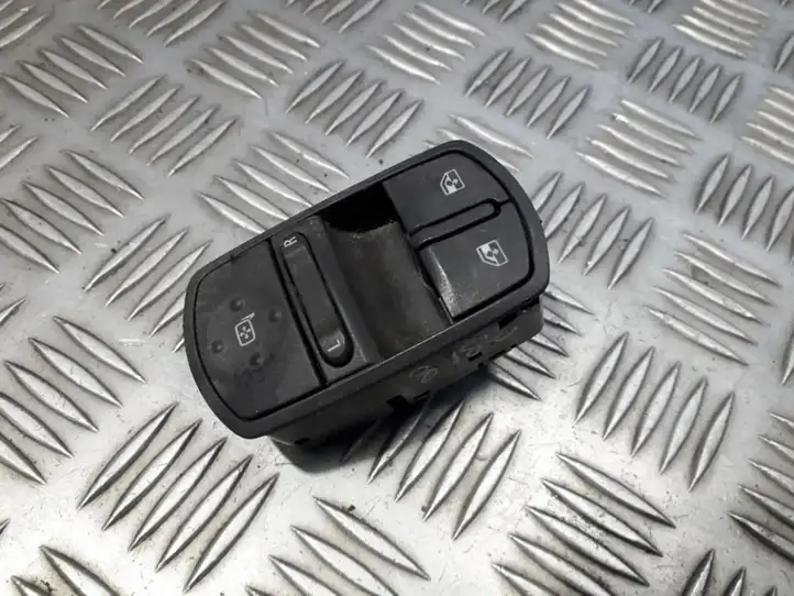 Opel Corsa D (2006 - 2010) 13256521aa Кнопка стеклоподъемников — фото 1