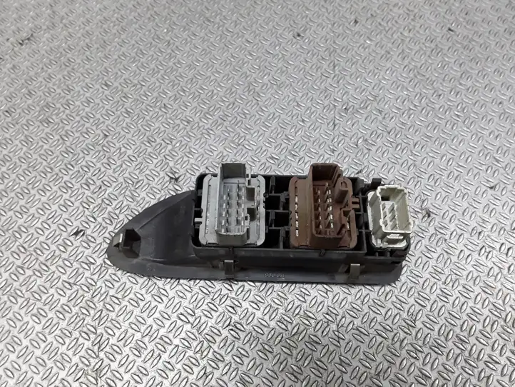 Renault Megane II (2002 - 2005) 018988 Кнопка стеклоподъемников — фото 2