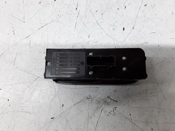 Volvo V50 (2004 - 2008) 30658444 Кнопка стеклоподъемников — фото 2