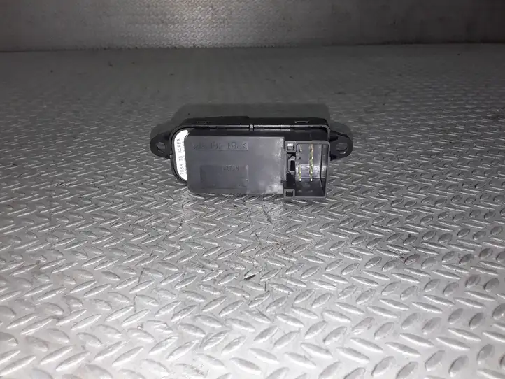 Mazda 5 (2005 - 2010) CC3366370A Кнопка стеклоподъемников — фото 2