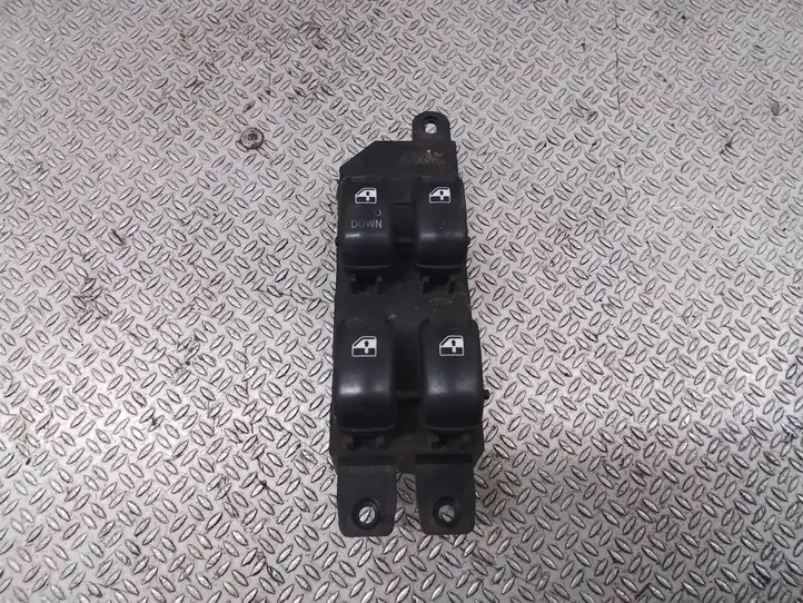 Hyundai Santa Fe (2000 - 2005) 9357026000 Блок кнопок стеклоподъемников — фото 1
