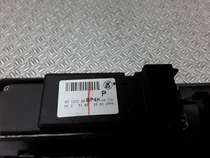 Mazda 3 I (2003 - 2006) 03123100 Кнопка стеклоподъемников — фото 2