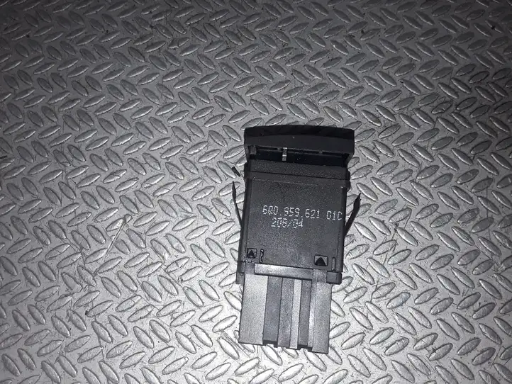 Volkswagen Polo (2005 - 2009) 6Q0959621 Кнопка обогрева стекла — фото 3