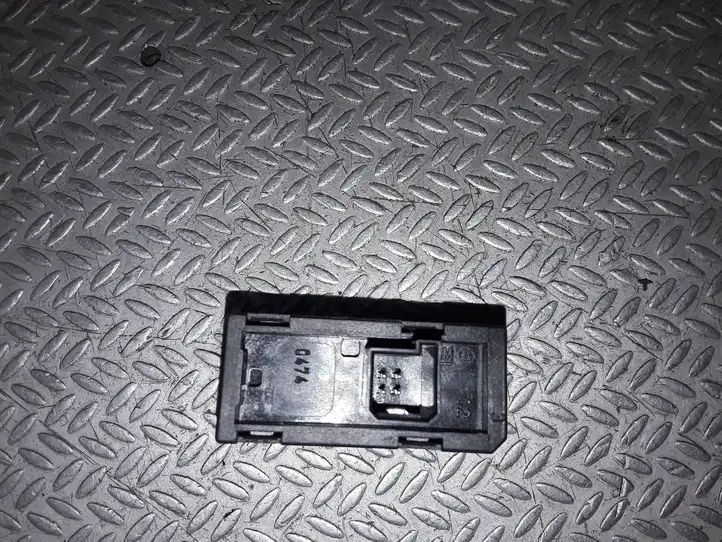 Opel Astra H (2004 - 2009) 13100377 Кнопка стеклоподъемников — фото 3