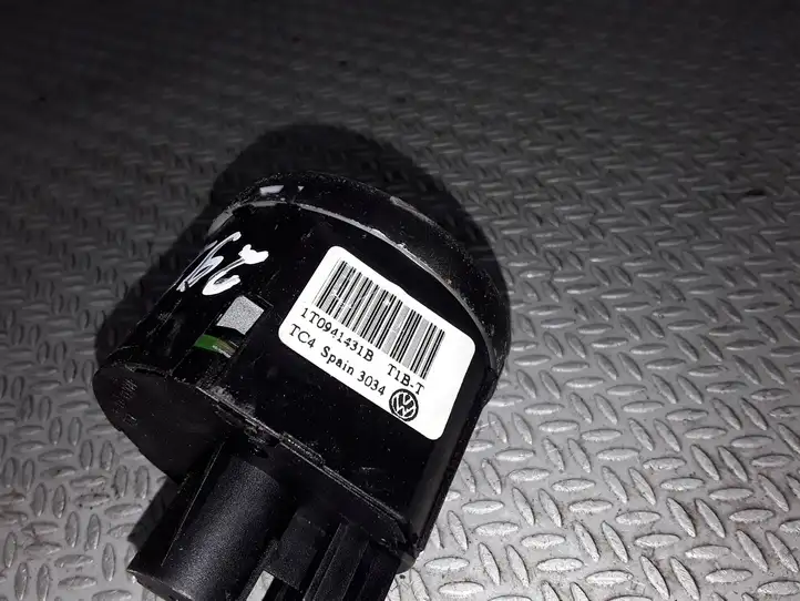 Volkswagen Touran I (2003 - 2010)  1T0941431B Включатель фонарей