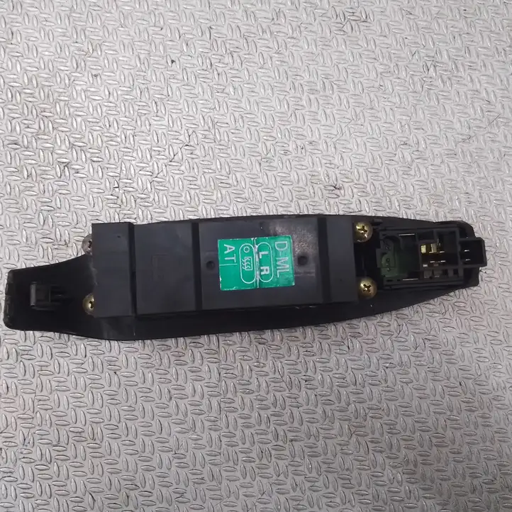 Subaru Outback (1998 - 2003) 94266AE010 Кнопка стеклоподъемников — фото 3