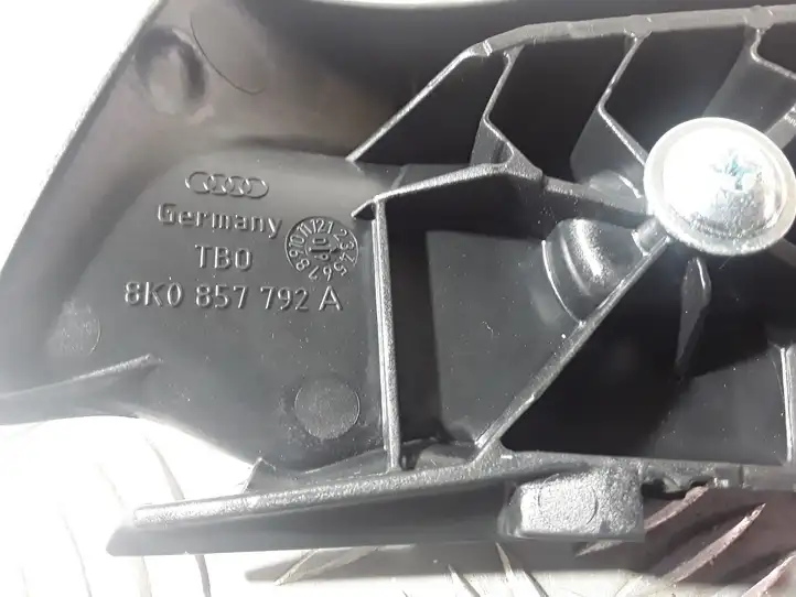 Audi A4 Allroad B8 (2009 - 2011) 8K0857792 Прочие детали салона — фото 2