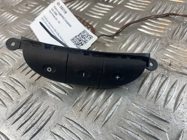 Opel Vivaro (2001 - 2006) 15729801 Кнопки на рулевом колесе — фото 7