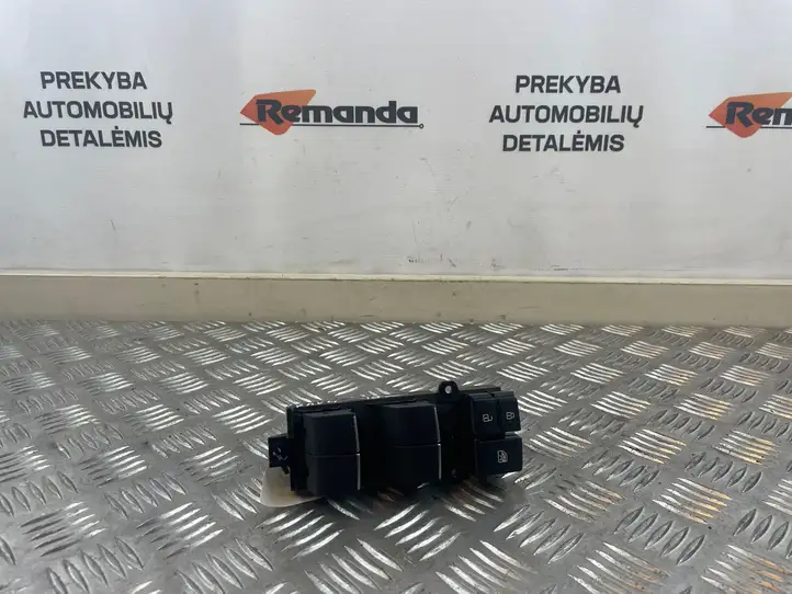 Toyota RAV 4 (XA50) (2018 - ) 8404042050 Блок кнопок стеклоподъемников — фото 1