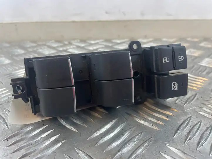 Toyota RAV 4 (XA50) (2018 - ) 8404042050 Блок кнопок стеклоподъемников — фото 2