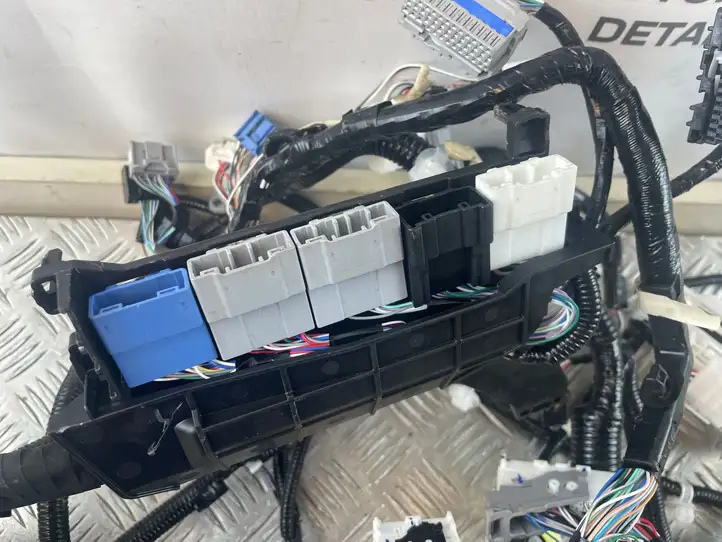 Toyota RAV 4 (XA50) (2018 - )   Другой проводник