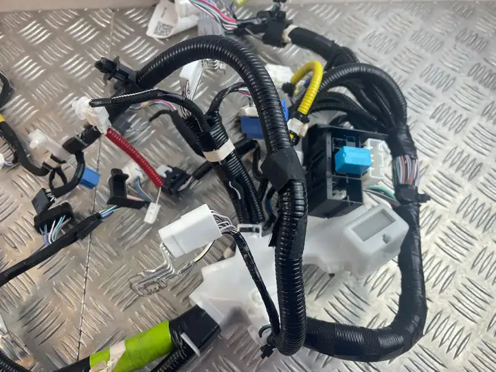 Toyota RAV 4 (XA50) (2018 - )   Другой проводник