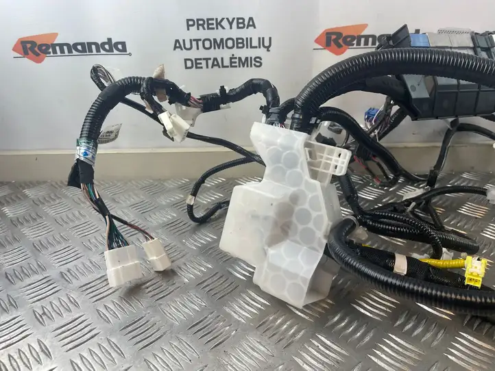 Toyota RAV 4 (XA50) (2018 - )   Другой проводник