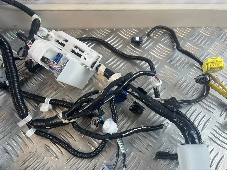 Toyota RAV 4 (XA50) (2018 - )   Другой проводник