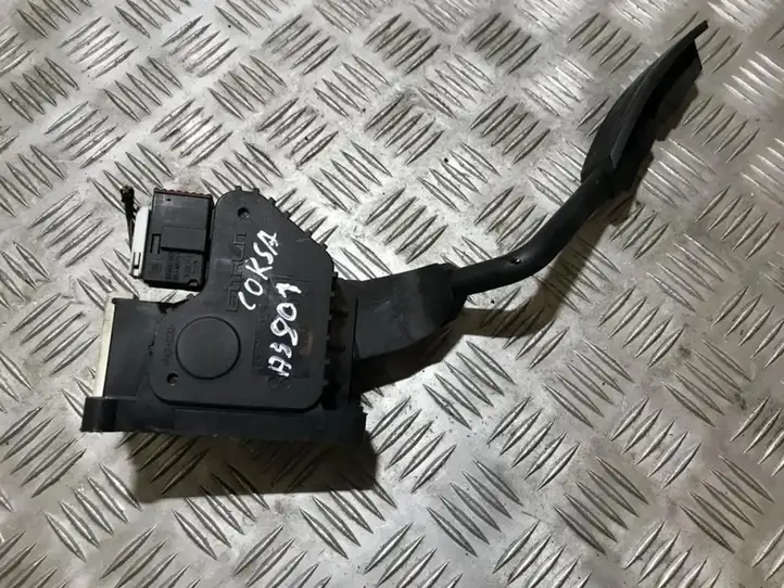 Opel Corsa D (2006 - 2010) 13305805 Педаль акселератора — фото 1